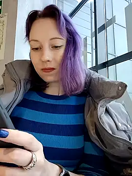 Snapshot of Frost_foxy chatting on December 2024 08:22:01 AM Frost foxy online show from December 2024 08:22:01 AM