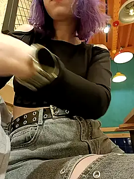 Snapshot of Frost_foxy chatting on December 2024 05:25:01 AM Frost foxy online show from December 2024 05:25:01 AM