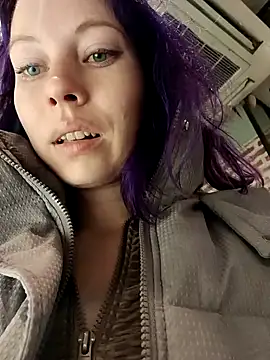 Snapshot of Frost_foxy chatting on December 2024 06:39:01 AM Frost foxy online show from December 2024 06:39:01 AM