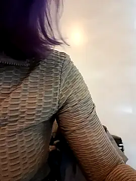 Snapshot of Frost_foxy chatting on December 2024 05:42:02 AM Frost foxy online show from December 2024 05:42:02 AM