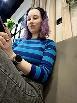 Snapshot of Frost_foxy chatting on February 2025 08:40:01 AM Frost foxy online show from February 2025 08:40:01 AM