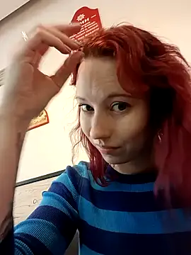 Snapshot of Frost_foxy chatting on March 2025 06:37:01 AM Frost foxy online show from March 2025 06:37:01 AM