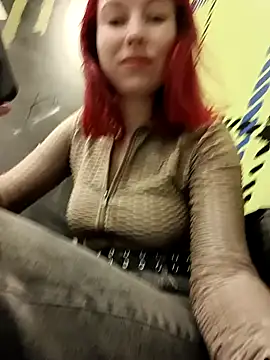 Snapshot of Frost_foxy chatting on March 2025 05:32:01 AM Frost foxy online show from March 2025 05:32:01 AM