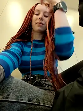 Snapshot of Frost_foxy chatting on October 2025 02:25:02 AM Frost foxy online show from October 2025 02:25:02 AM