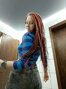 Snapshot of Frost_foxy chatting on October 2025 03:58:02 AM Frost foxy online show from October 2025 03:58:02 AM