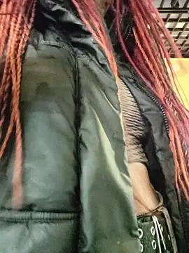 Snapshot of Frost_foxy chatting on October 2025 03:40:01 AM Frost foxy online show from October 2025 03:40:01 AM