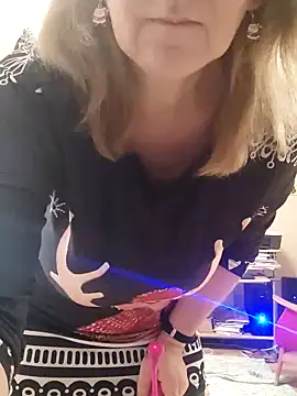 Snapshot of Elza01 chatting on December 2024 07:21:01 AM Elza01 online show from December 2024 07:21:01 AM