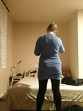 Snapshot of Elza01 chatting on January 2025 06:35:02 AM Elza01 online show from January 2025 06:35:02 AM