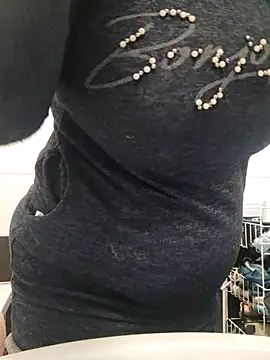 Snapshot of Elza01 chatting on February 2025 06:19:01 AM Elza01 online show from February 2025 06:19:01 AM