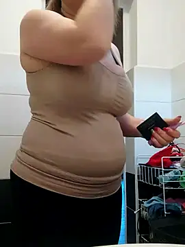 Snapshot of Elza01 chatting on February 2025 06:22:01 AM Elza01 online show from February 2025 06:22:01 AM