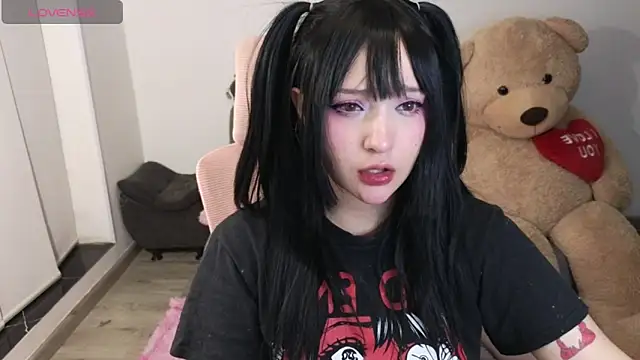 KuroChan420 online show from April 2026 02:00:02 AM