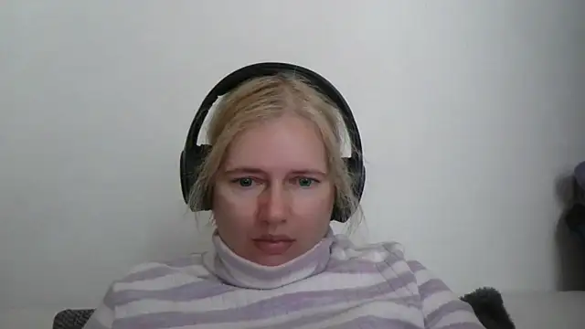 vaneza02 online show from April 2026 04:17:02 PM