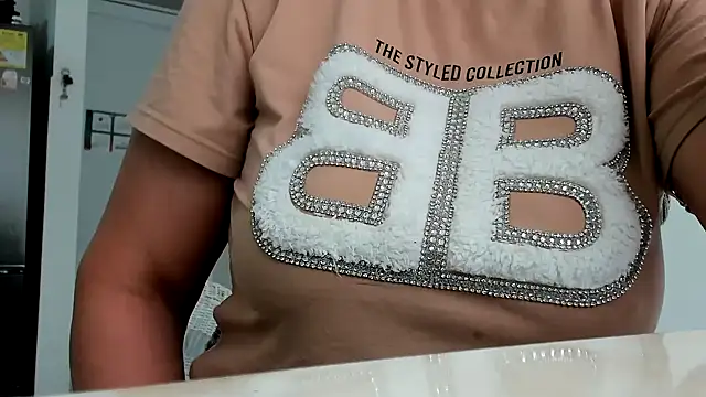 Snapshot of SexyCaitlynHot chatting on November 2025 03:57:01 PM SexyCaitlynHot online show from November 2025 03:57:01 PM