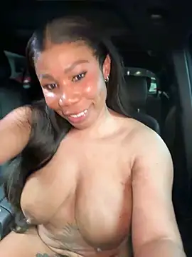 Snapshot of Belle___ chatting on December 2024 03:43:01 AM Belle online show from December 2024 03:43:01 AM