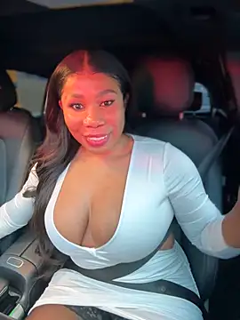 Snapshot of Belle___ chatting on December 2024 10:23:02 PM Belle online show from December 2024 10:23:02 PM