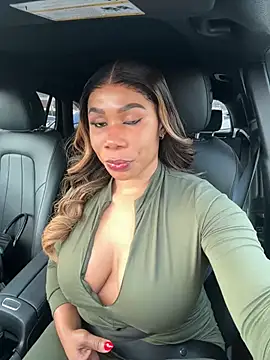 Snapshot of Belle___ chatting on December 2024 09:50:01 PM Belle online show from December 2024 09:50:01 PM