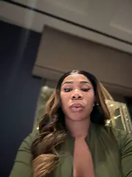 Snapshot of Belle___ chatting on December 2024 12:53:01 AM Belle online show from December 2024 12:53:01 AM