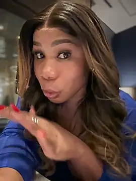 Snapshot of Belle___ chatting on January 2025 01:41:01 AM Belle online show from January 2025 01:41:01 AM