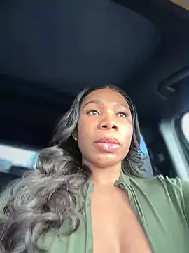 Snapshot of Belle___ chatting on February 2025 02:05:01 PM Belle online show from February 2025 02:05:01 PM