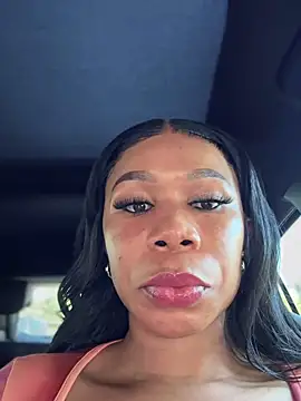 Snapshot of Belle___ chatting on September 2025 03:45:01 PM Belle online show from September 2025 03:45:01 PM