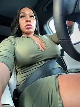 Snapshot of Belle___ chatting on October 2025 10:26:02 PM Belle online show from October 2025 10:26:02 PM