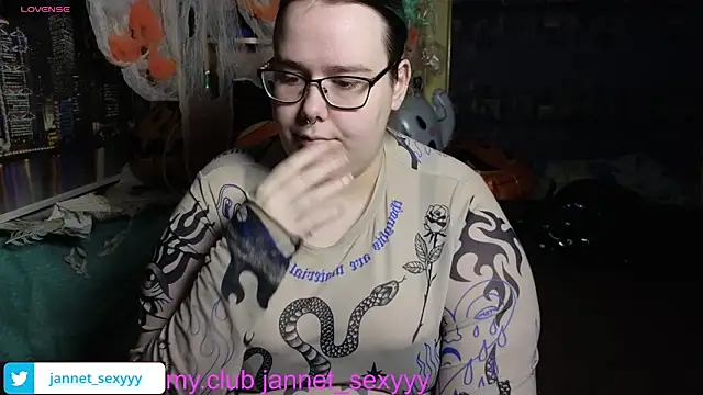 Snapshot of JannetPie chatting on November 2025 05:23:01 PM JannetPie online show from November 2025 05:23:01 PM