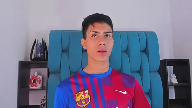 Snapshot of AlanNaughty chatting on January 2025 09:20:01 PM AlanNaughty online show from January 2025 09:20:01 PM