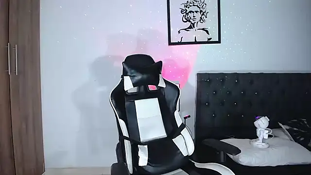 AlanNaughty online show from November 2025 05:40:01 AM