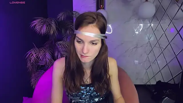 Snapshot of MirandaGlow chatting on December 2024 08:55:02 AM MirandaGlow online show from December 2024 08:55:02 AM