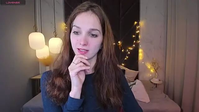 Snapshot of MirandaGlow chatting on January 2025 05:41:01 AM MirandaGlow online show from January 2025 05:41:01 AM