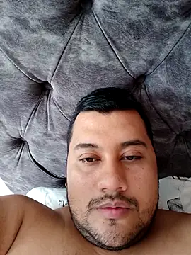 Snapshot of santi_hothot chatting on October 2025 05:44:02 PM santi hothot online show from October 2025 05:44:02 PM