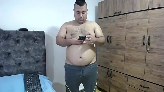 Snapshot of santi_hothot chatting on November 2025 08:18:01 PM santi hothot online show from November 2025 08:18:01 PM