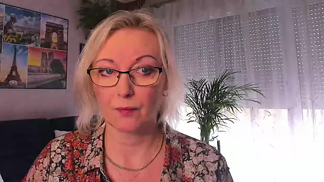 Snapshot of vanessa_chat chatting on April 2026 01:14:02 PM vanessa chat online show from April 2026 01:14:02 PM