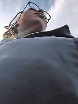 DarkDea online show from December 2025 12:47:02 PM