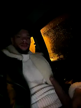 Snapshot of Lionayowe chatting on October 2025 12:01:02 AM Lionayowe online show from October 2025 12:01:02 AM