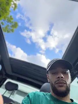 Lionayowe online show from April 2026 02:01:02 PM