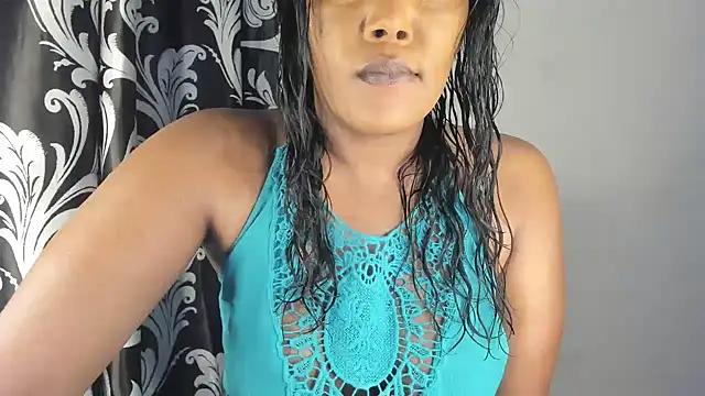 Snapshot of MySweetBitch143 chatting on December 2024 05:33:01 PM MySweetBitch143 online show from December 2024 05:33:01 PM