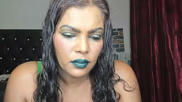 Snapshot of MySweetBitch143 chatting on February 2025 10:14:01 AM MySweetBitch143 online show from February 2025 10:14:01 AM