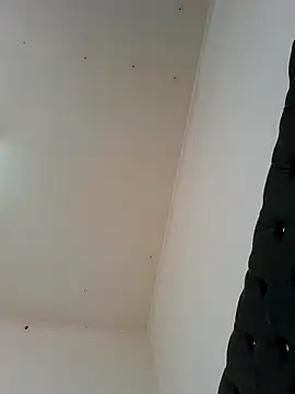 Snapshot of MySweetBitch143 chatting on September 2025 01:05:02 PM MySweetBitch143 online show from September 2025 01:05:02 PM