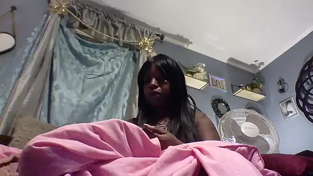 Snapshot of msdeedee chatting on December 2025 02:01:02 PM msdeedee online show from December 2025 02:01:02 PM