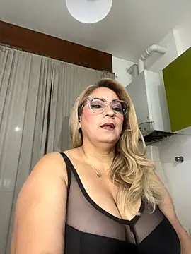 Snapshot of x_elena_x chatting on October 2025 06:32:01 AM x elena x online show from October 2025 06:32:01 AM