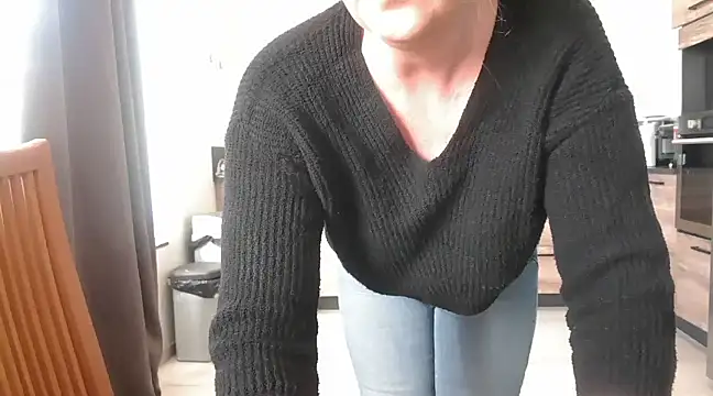 Snapshot of lilie69 chatting on February 2025 11:53:01 AM lilie69 online show from February 2025 11:53:01 AM