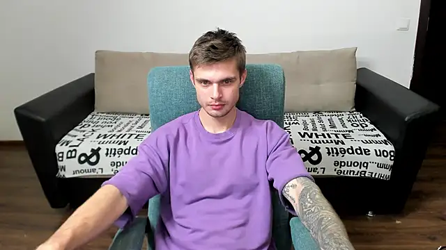 maks wolfis online show from December 2024 04:29:02 AM