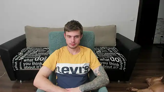 maks wolfis online show from January 2025 10:09:01 PM