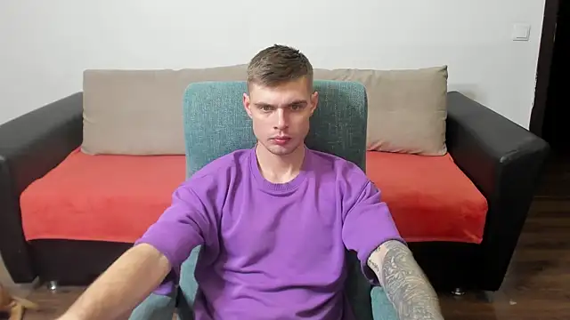 maks wolfis online show from January 2025 08:00:01 PM