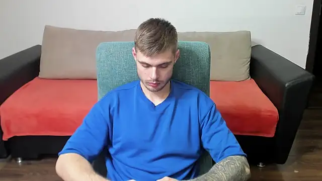 maks wolfis online show from February 2025 11:36:02 PM