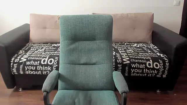 maks wolfis online show from March 2025 12:11:02 PM