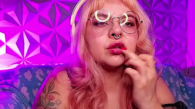 Satyn doll online show from April 2026 12:42:02 AM