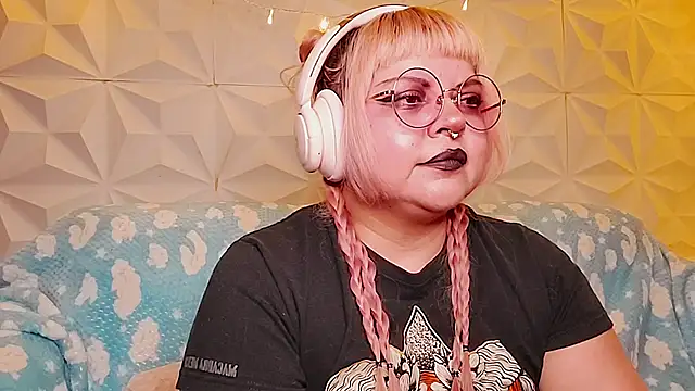 Satyn doll online show from May 2026 10:50:03 PM