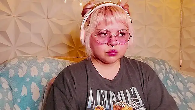 Snapshot of Satyn_doll chatting on June 2026 10:13:02 PM Satyn doll online show from June 2026 10:13:02 PM